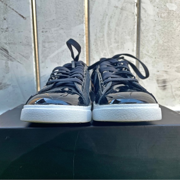 Women’s Nike Blazer Low SE Premium Black White Sneakers AA1557-001 - Picture 6 of 7